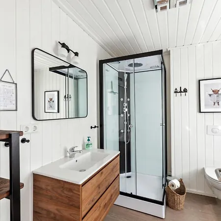 Holiday home Stunning In Zerpenschleuse